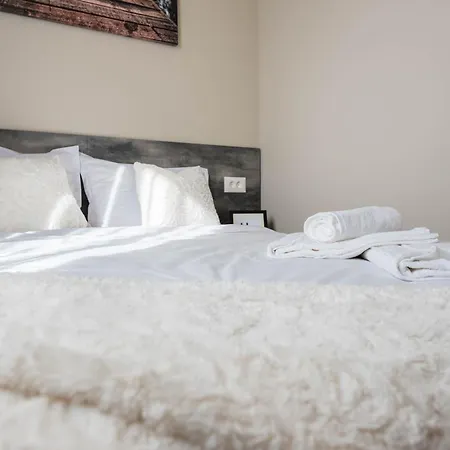 Апартаменты Paradise Sea View *