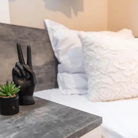 Апартаменти Paradise Sea View